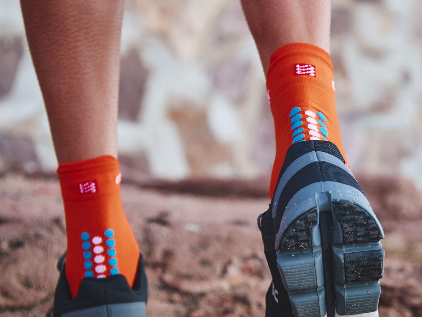 Jooksusokid Compressport V4.0 RUN High