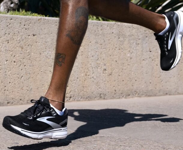 Jooksutossud Brooks Ghost 15